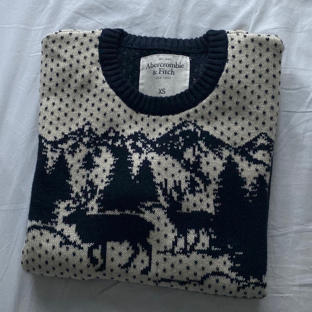 Men’s XS Navy/Ivory Abercrombie & Fitch Sweater.